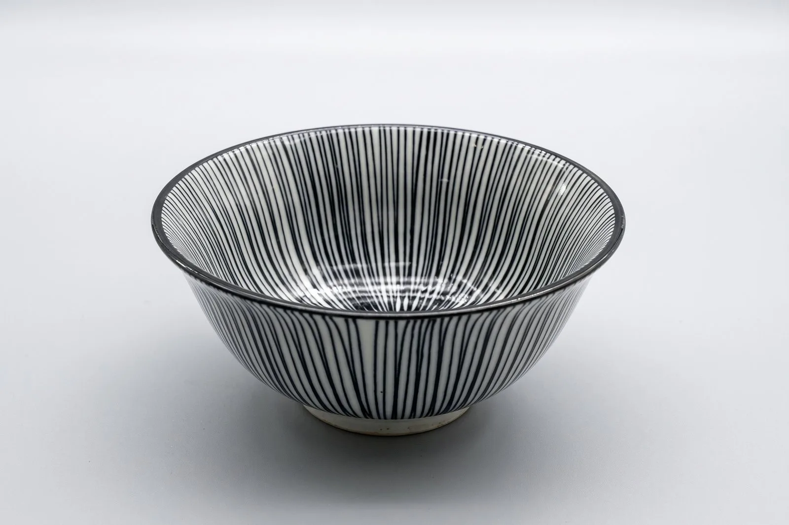 Porcelain Bowl 4.75″ – 12.3 cm – Black Lines