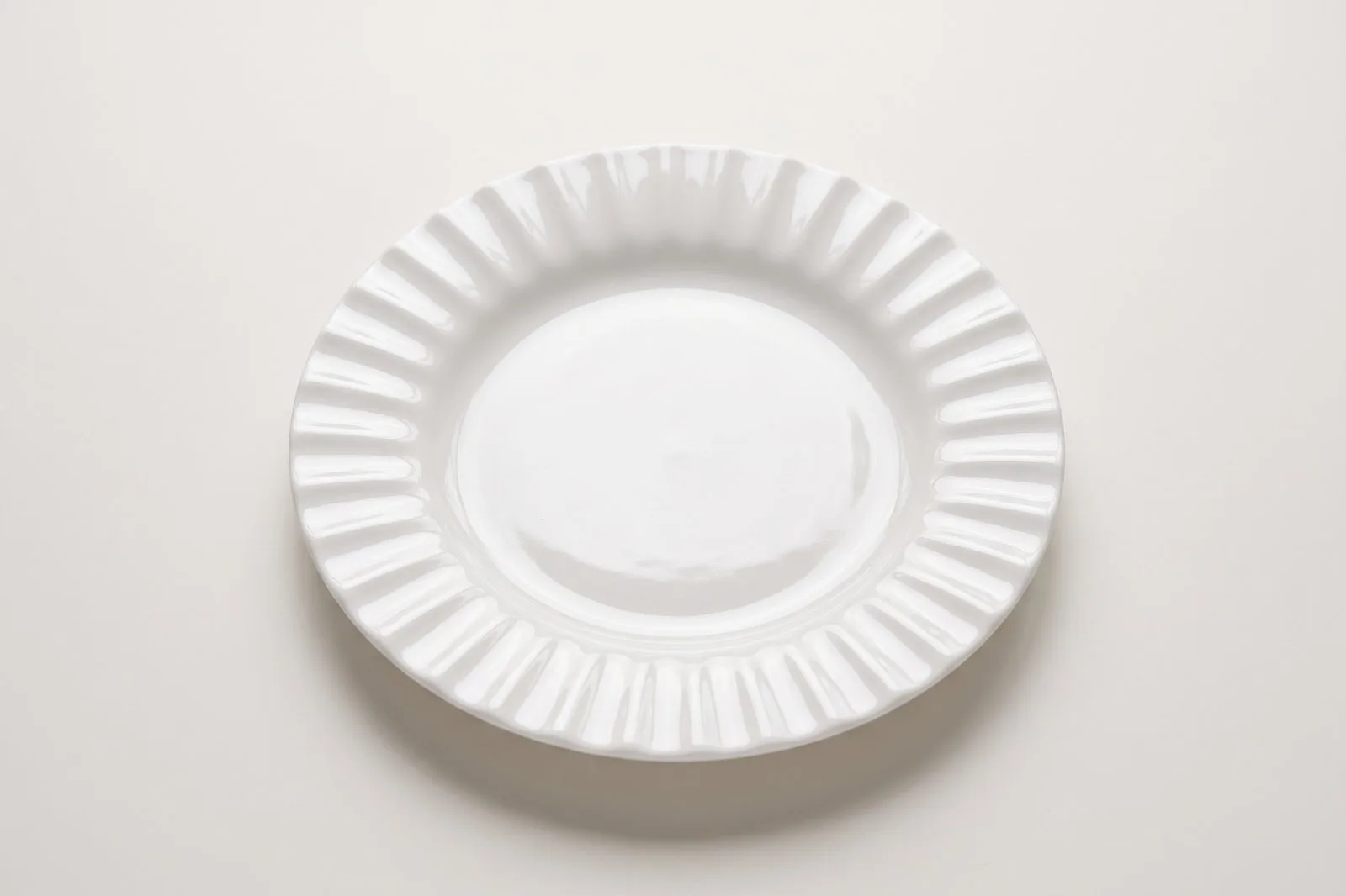 Porcelain Flat Plate 8.6″ – 22 cm – White Ruffled