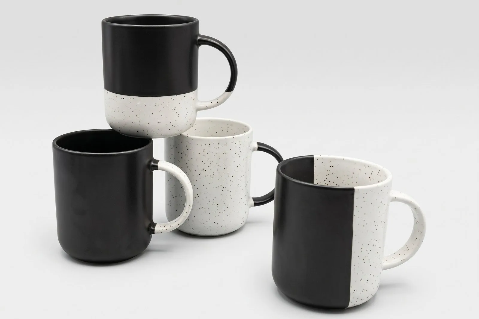Porcelain Mug 450 ml – Black & White Two-Tone